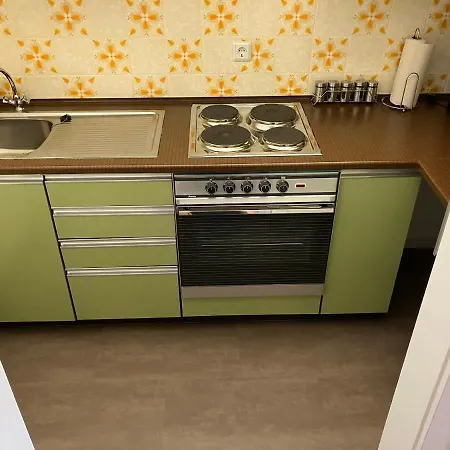 1 - - Kleine Harzperle *